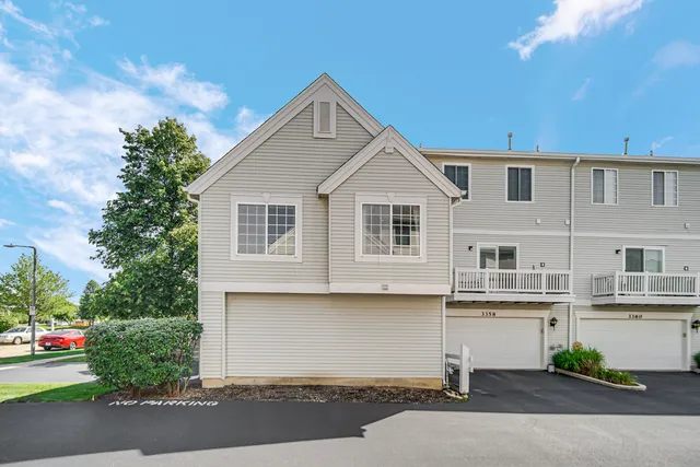 $333,000 | 3356 Ravinia Circle, Aurora, IL 60504