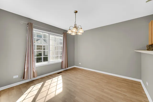 $333,000 | 3356 Ravinia Circle, Aurora, IL 60504