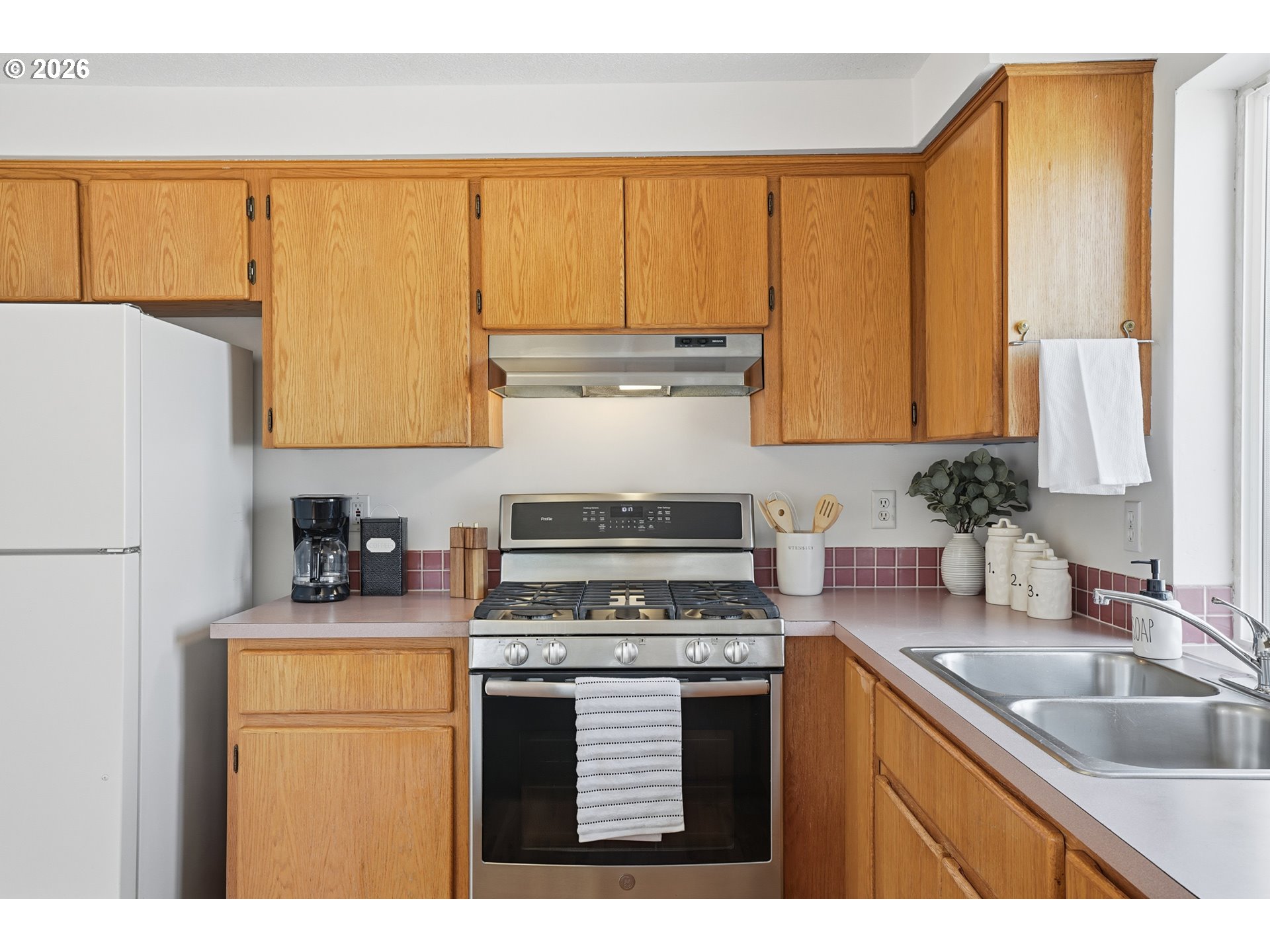 13610 Southwest Uplands Drive Portland, OR 97223 - Photo 15 of 33