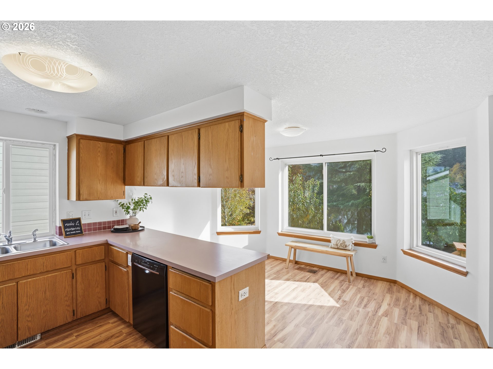 13610 Southwest Uplands Drive Portland, OR 97223 - Photo 10 of 33