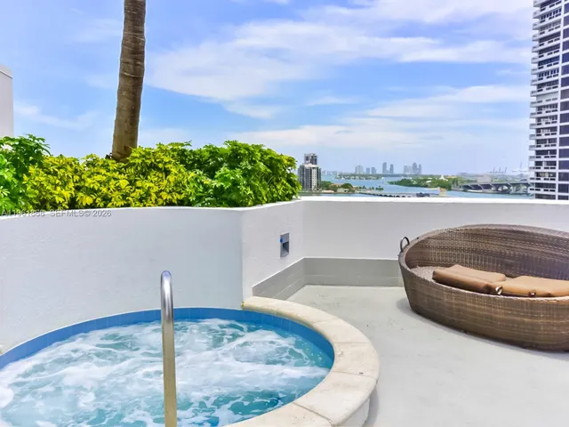 $2,250 | 1750 North Bayshore Drive, Unit 1211, Miami, FL 33132