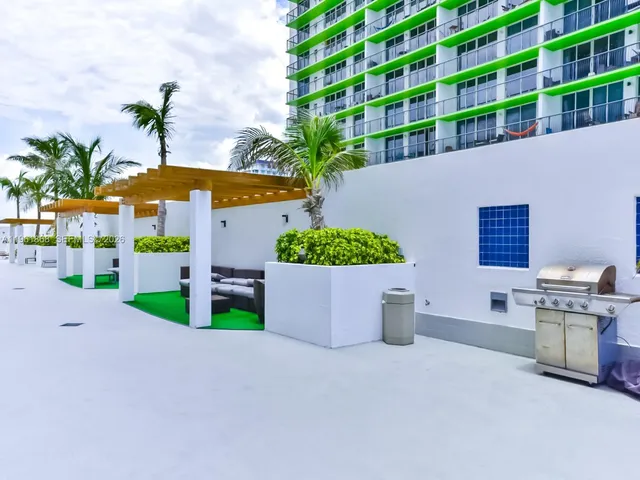 $2,250 | 1750 North Bayshore Drive, Unit 1211, Miami, FL 33132