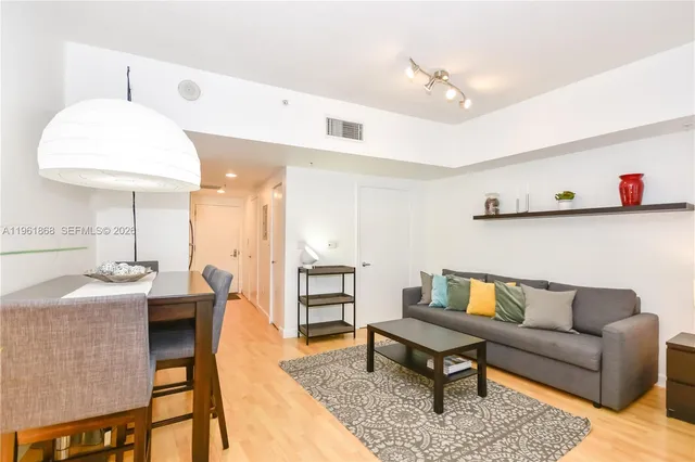 $2,250 | 1750 North Bayshore Drive, Unit 1211, Miami, FL 33132