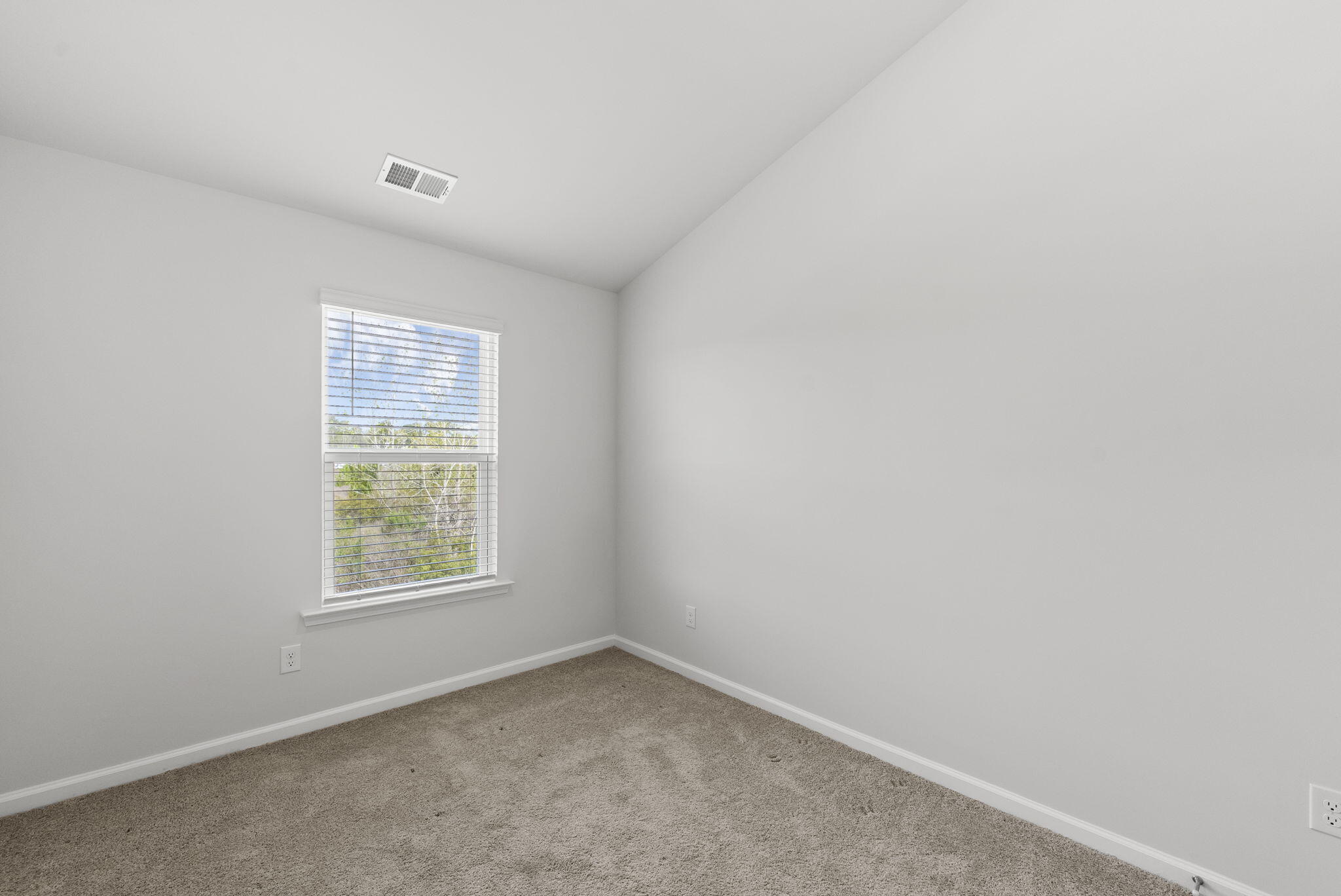 129 Yarrow Way Moncks Corner, SC 29461 - Photo 16 of 24 17-web-or-mls-DSC04518