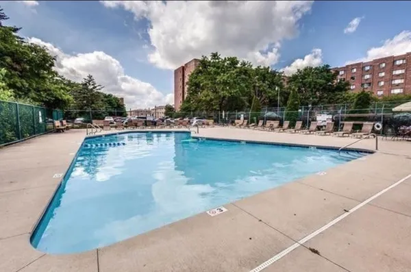 $2,100 | 5348 North Cumberland Avenue, Unit 214, Chicago, IL 60656
