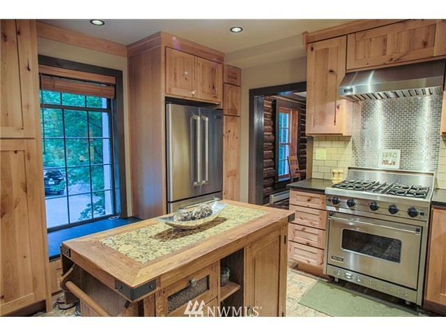6630 Norma Beach Road Edmonds, WA 98026 - Photo 2 of 17 Gallery Image 2