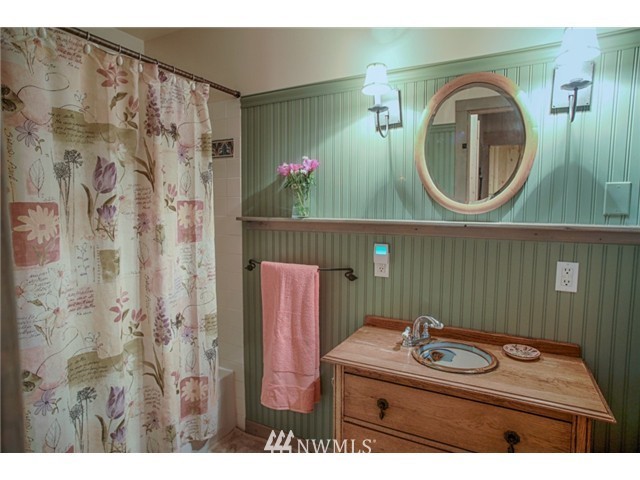 6630 Norma Beach Road Edmonds, WA 98026 - Photo 7 of 17 Gallery Image 7