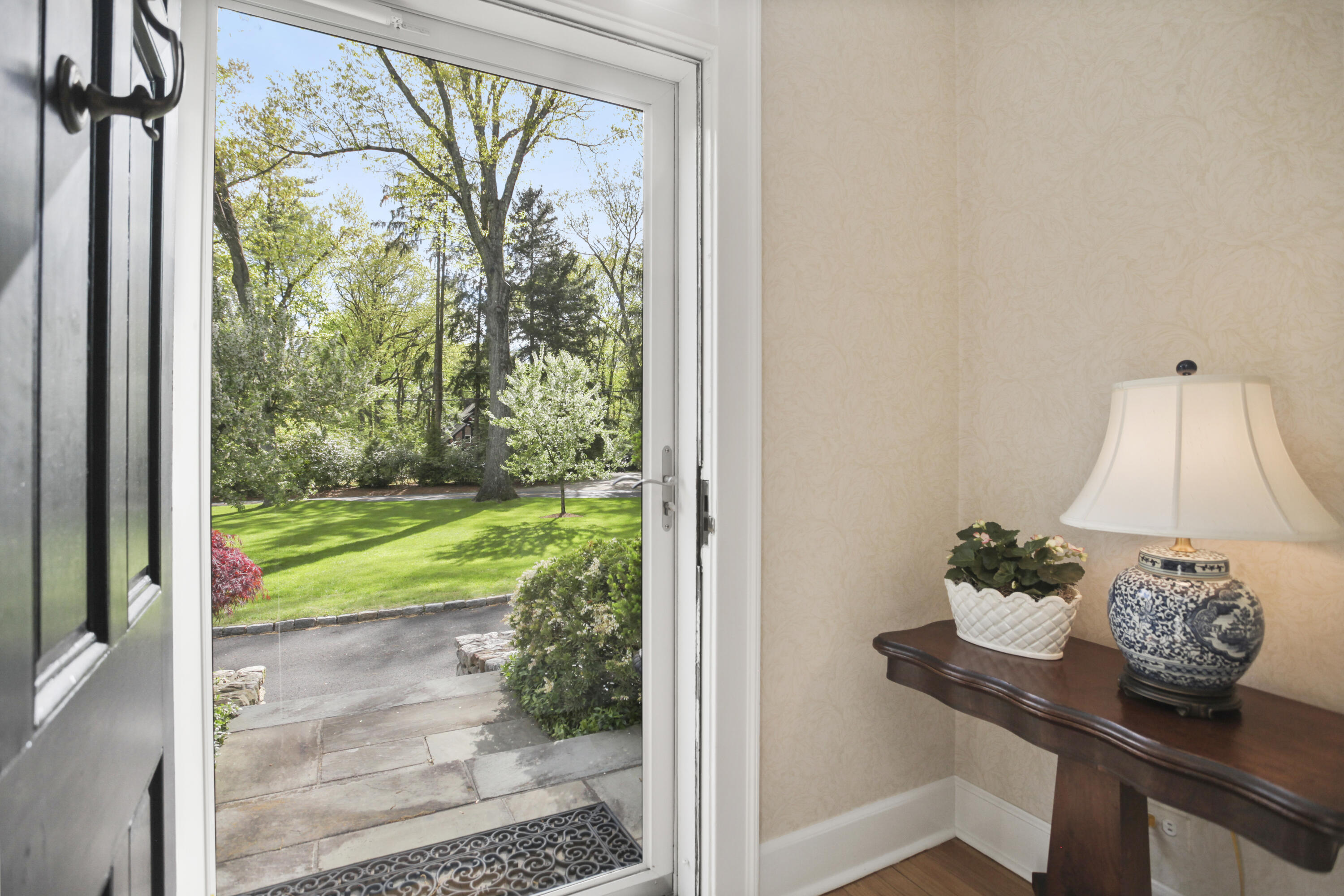 40 Birch Road Darien, CT 06820 - Photo 11 of 40