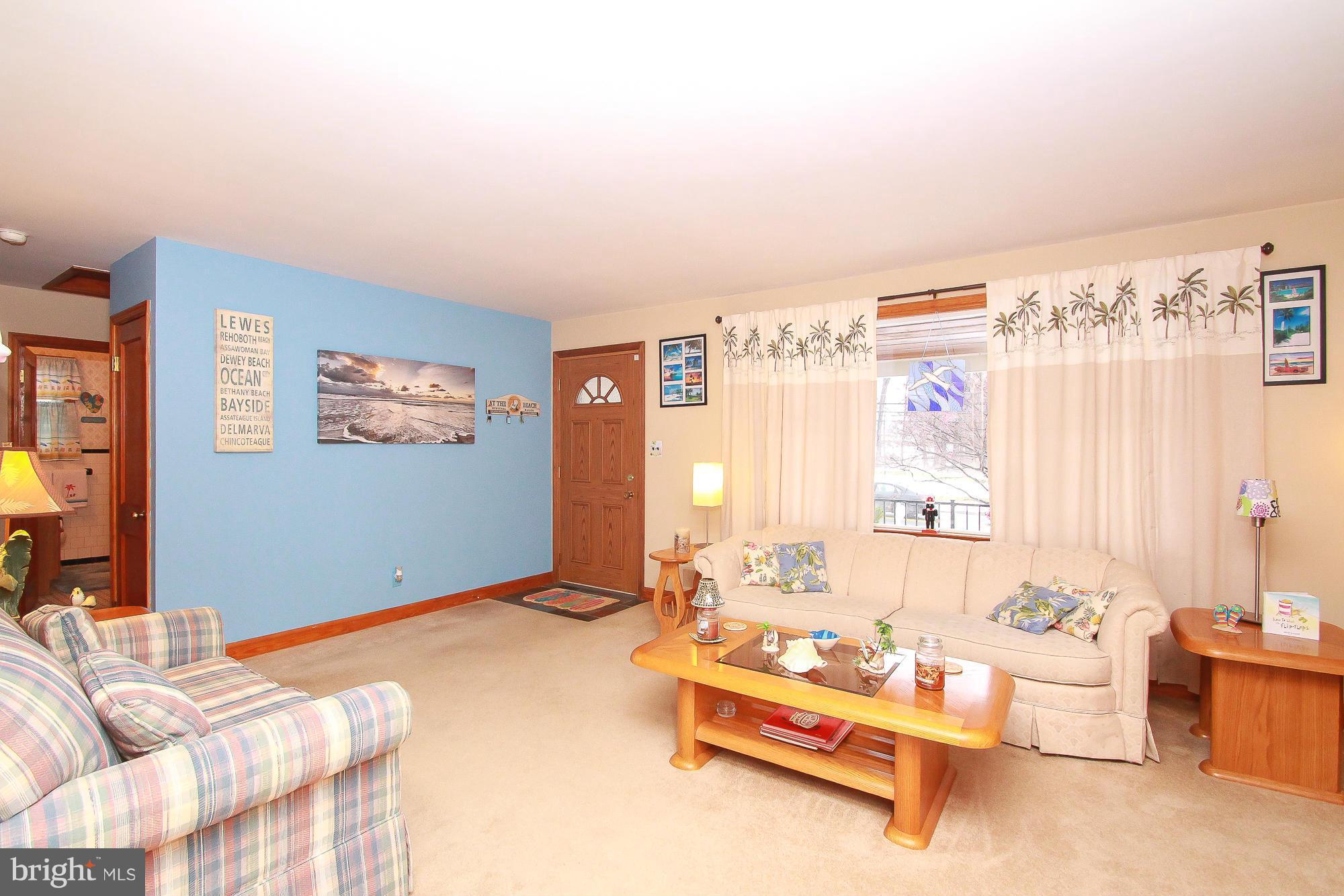 4409 Ebenezer Road Baltimore, MD 21236 - Photo 2 of 26 Living Room