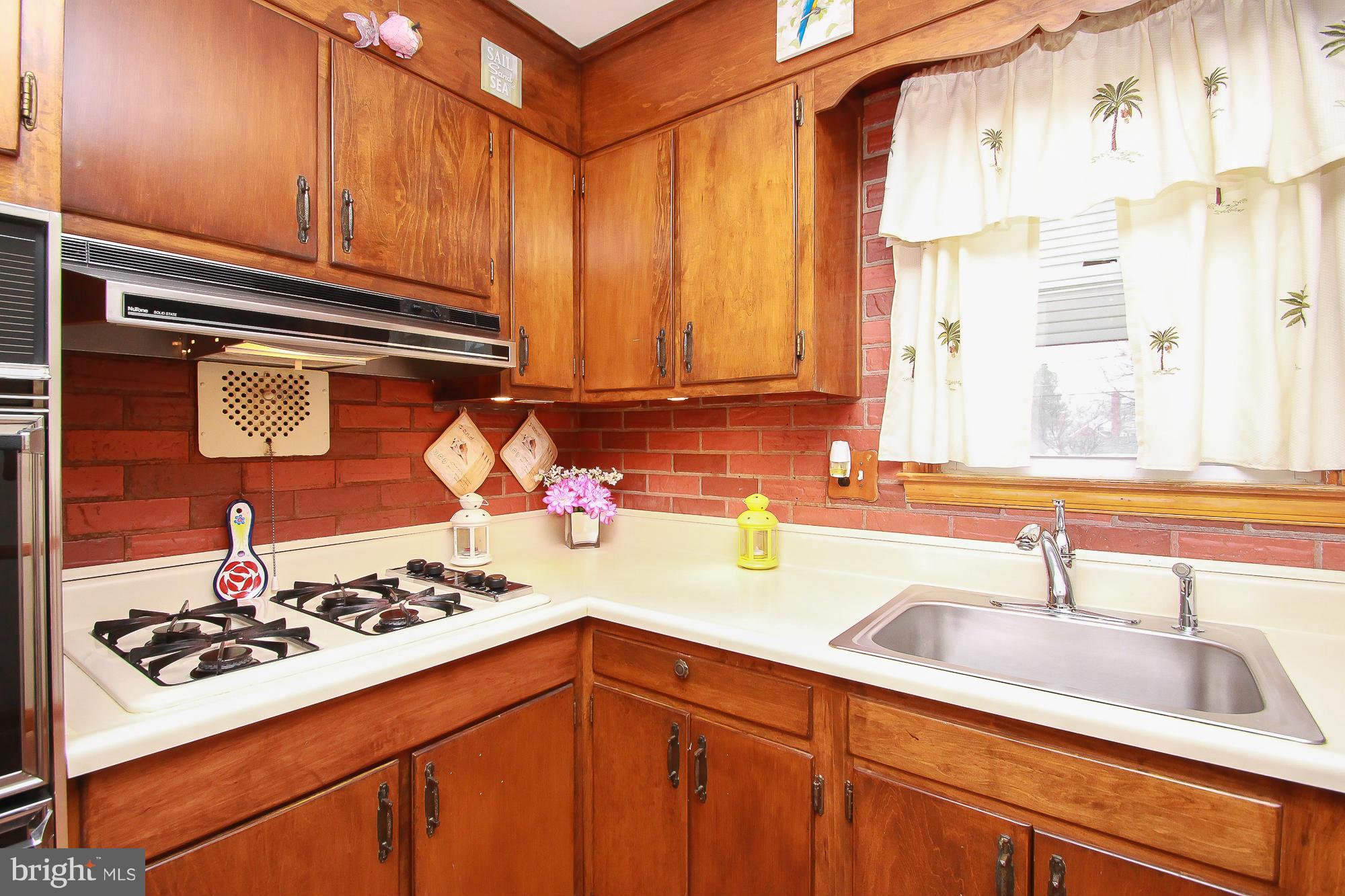 4409 Ebenezer Road Baltimore, MD 21236 - Photo 17 of 26 Kitchen