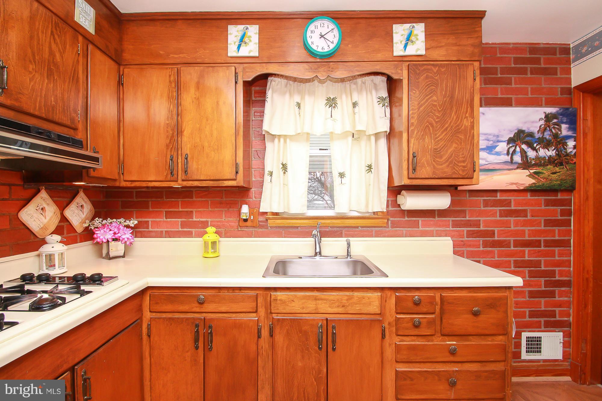 4409 Ebenezer Road Baltimore, MD 21236 - Photo 18 of 26 Kitchen