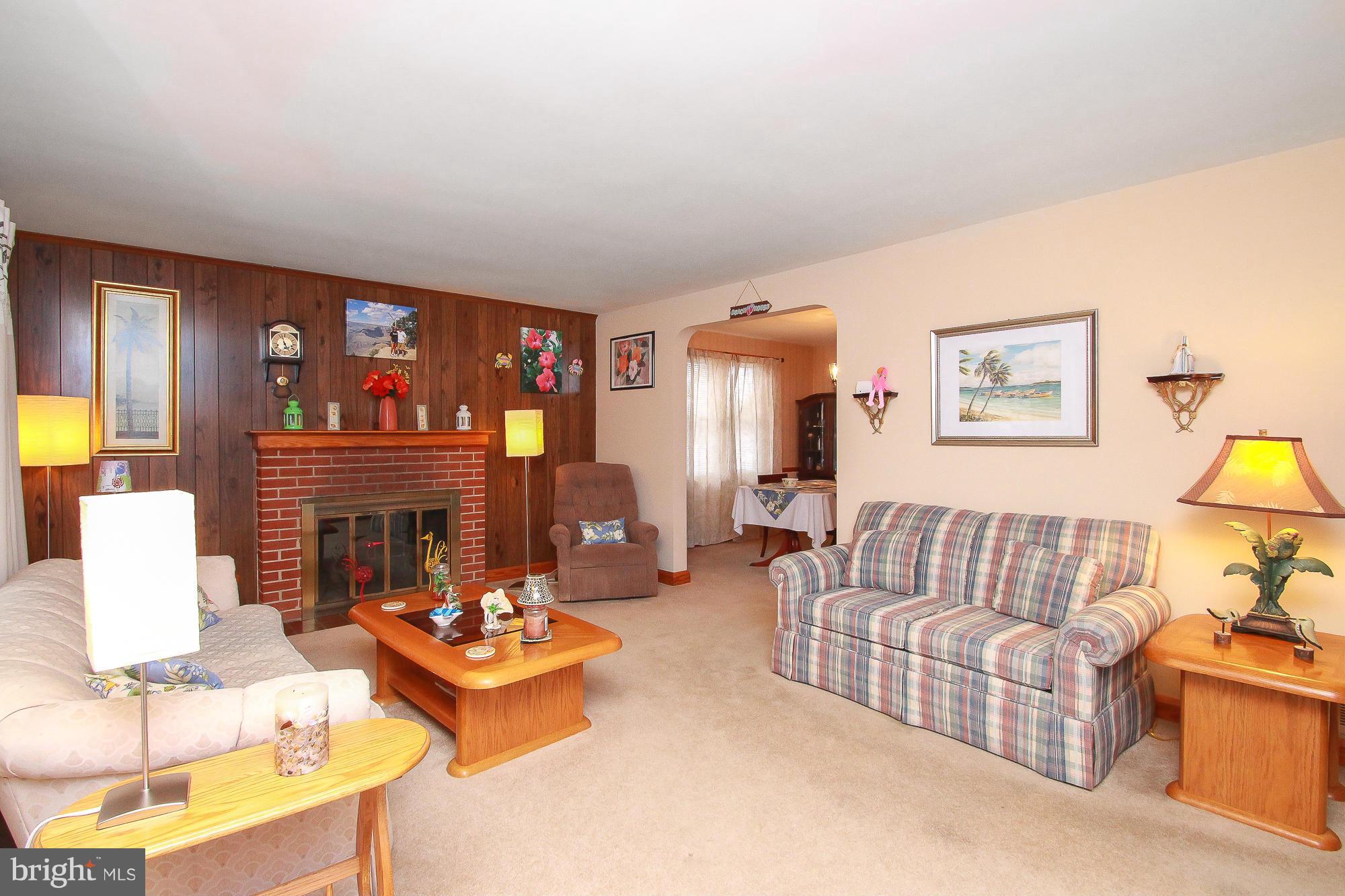 4409 Ebenezer Road Baltimore, MD 21236 - Photo 3 of 26 Living Room