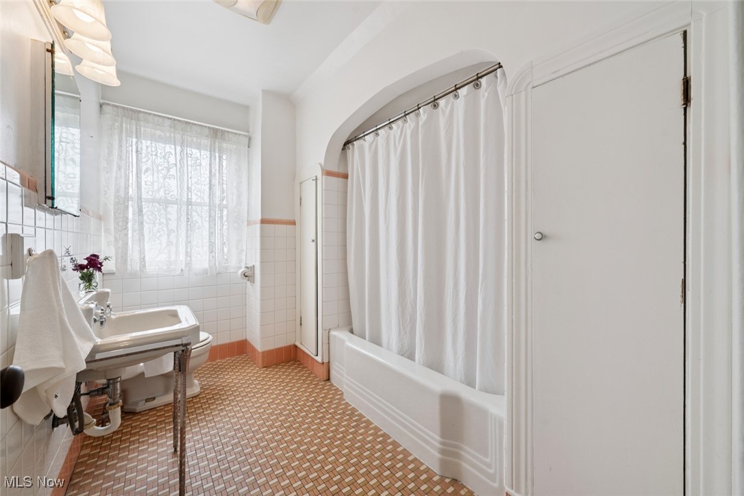 3106 Warren Road Cleveland, OH 44111 - Photo 26 of 41 Gallery Image 26