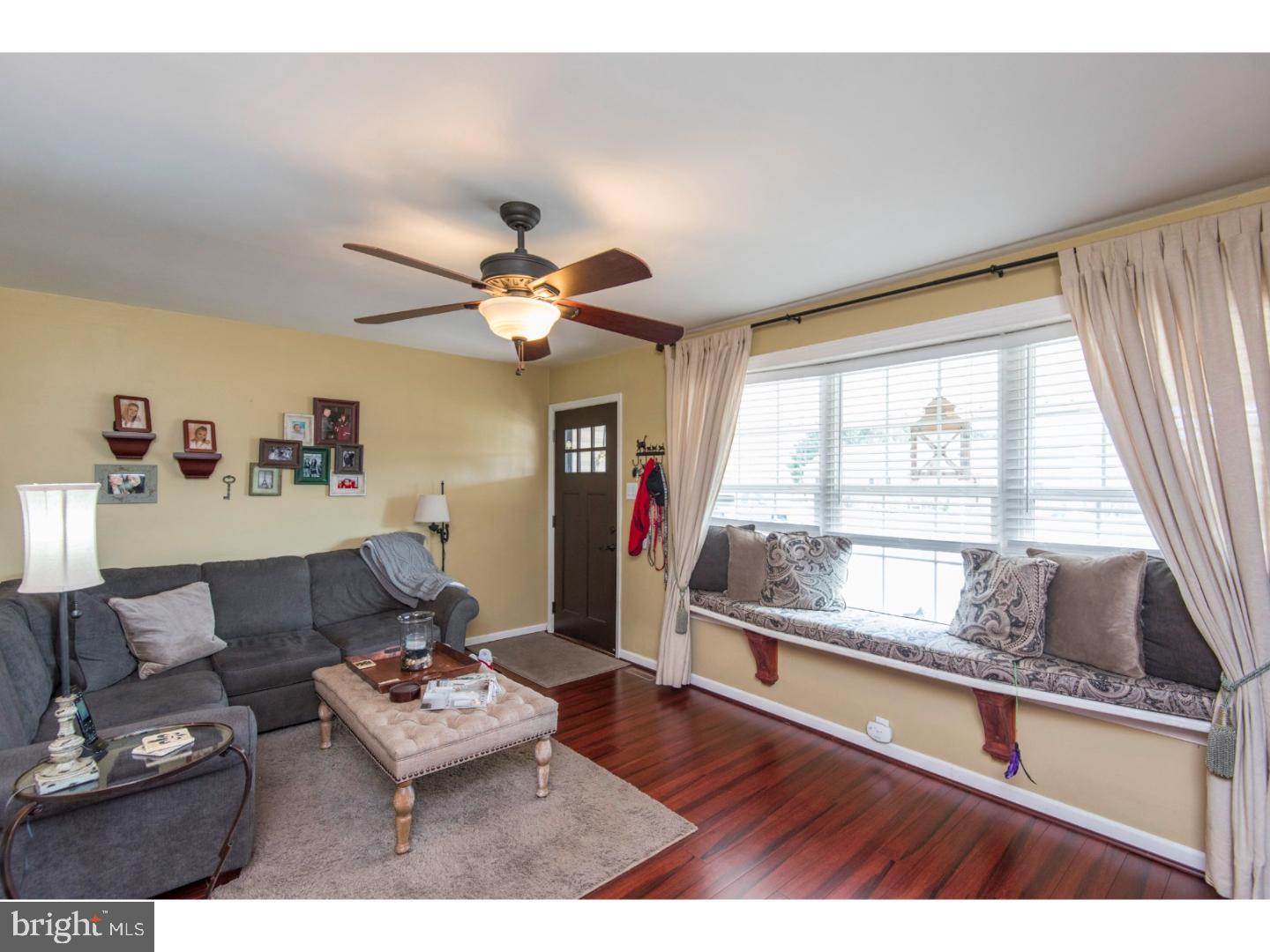 12 Croyden Road Newark, DE 19702 - Photo 7 of 25 Family Room