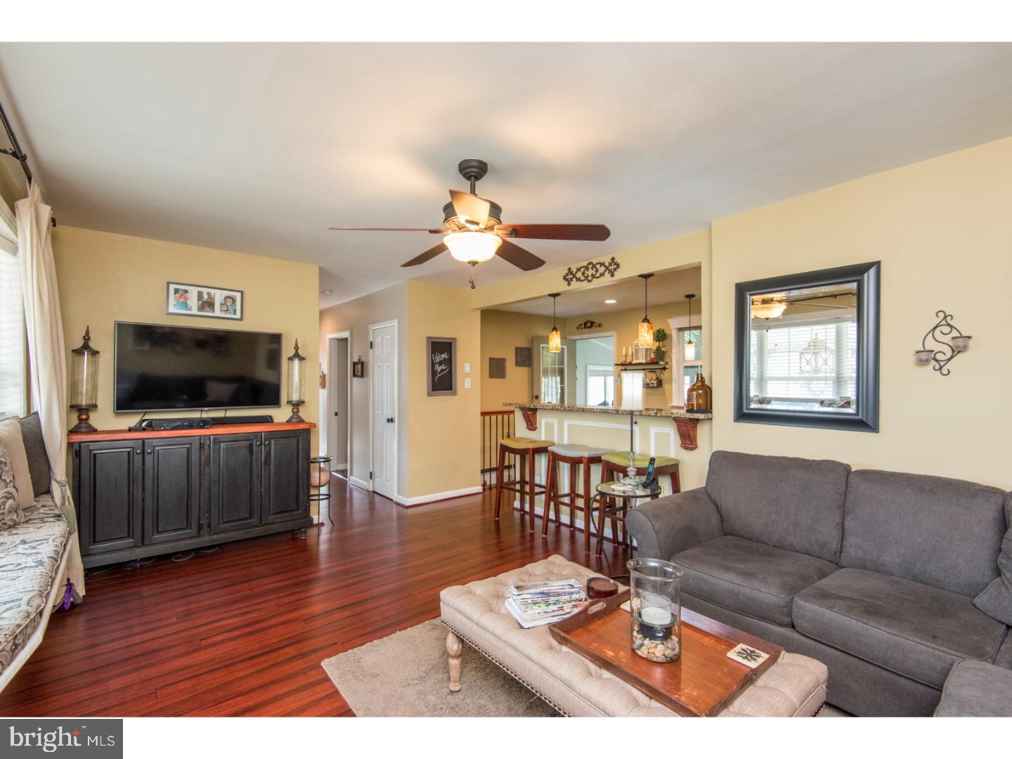 12 Croyden Road Newark, DE 19702 - Photo 8 of 25 Family Room