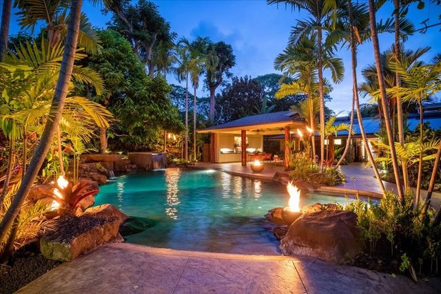 a view of a lake with houses