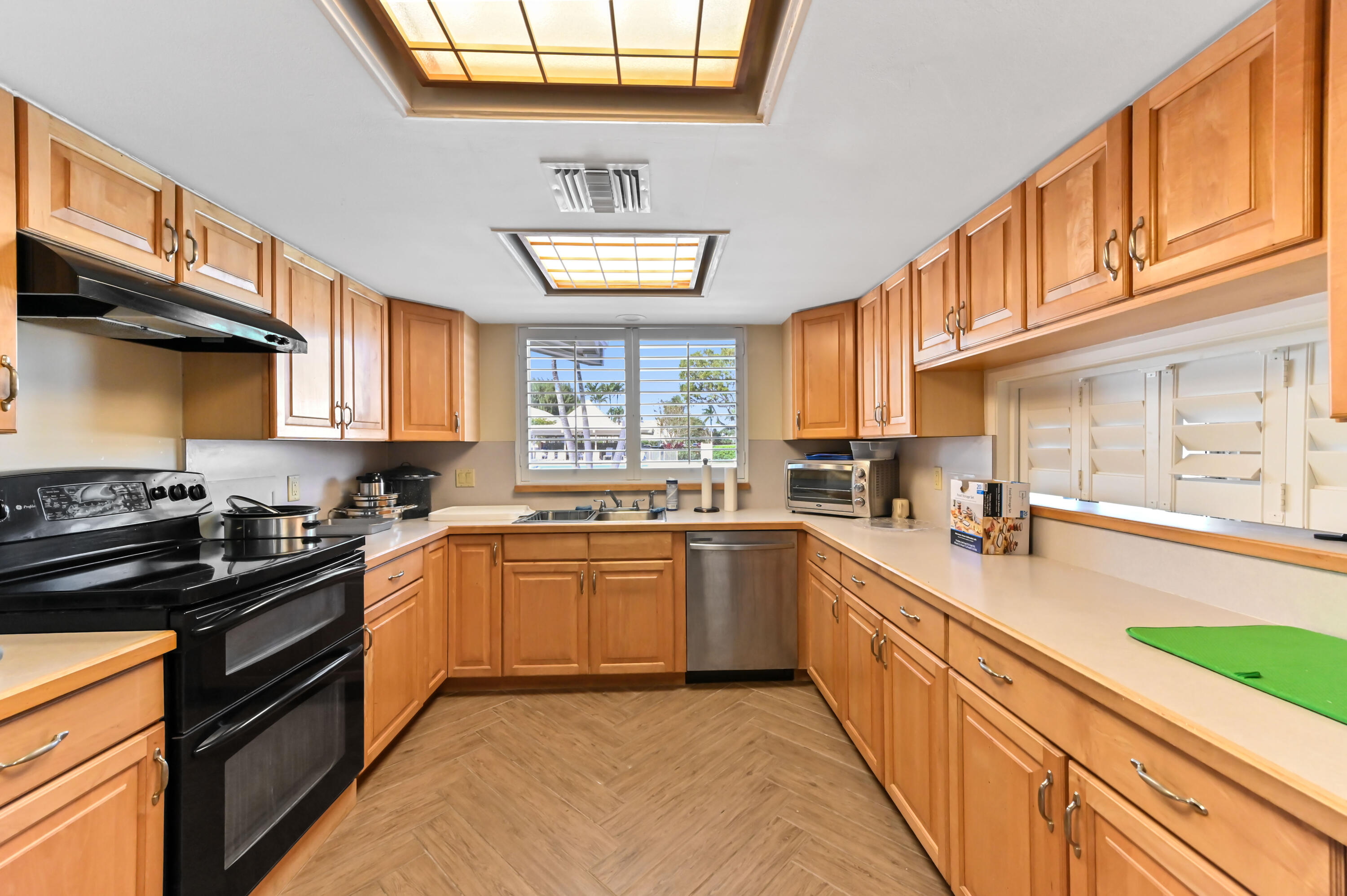 1250 Sugar Sands Boulevard, Unit 210 Singer Island, FL 33404 - Photo 33 of 48 04 kitchen 01