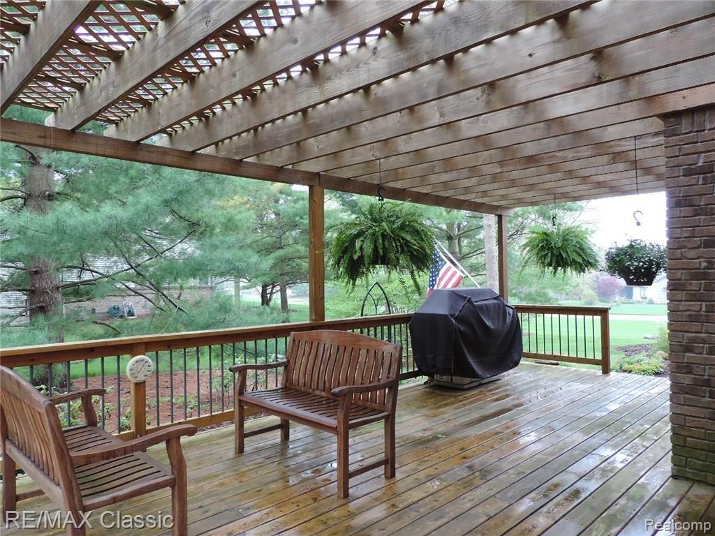 1005 Pine Ridge Road Milford, MI 48380 - Photo 68 of 76 DSCN7173 - Copy - Copy.JPG