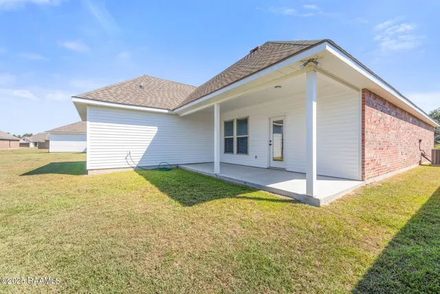 $1,750 | 207 Barnsley Drive, Duson, LA 70529