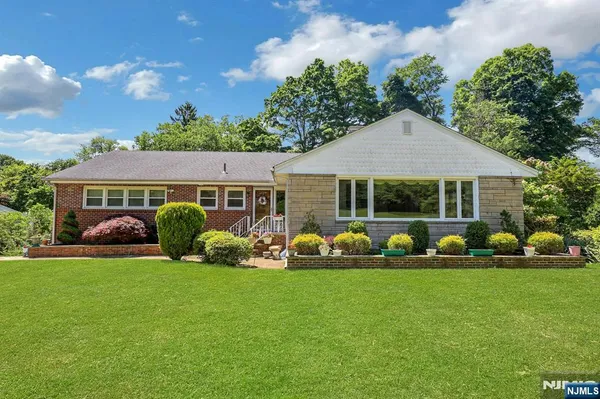 $1,035,000 | 10 Shaw Road, Woodcliff Lake, NJ 07677
