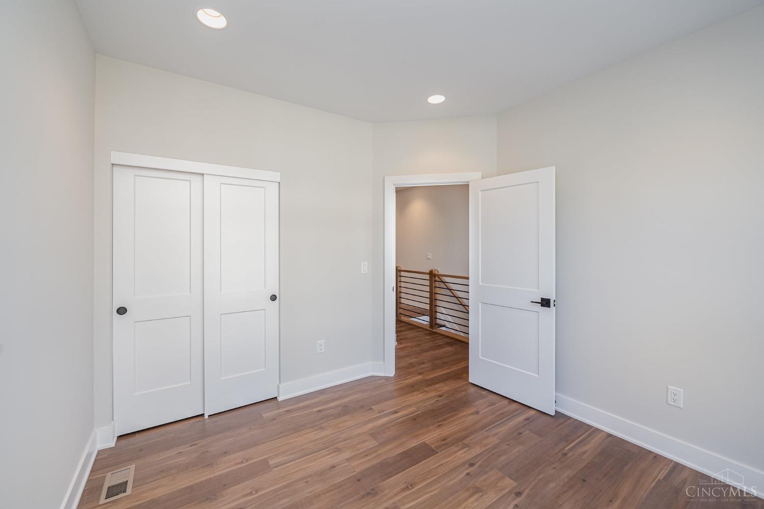 3643 Brotherton Road, Unit B Cincinnati, OH 45209 - Photo 10 of 28 Gallery Image 10