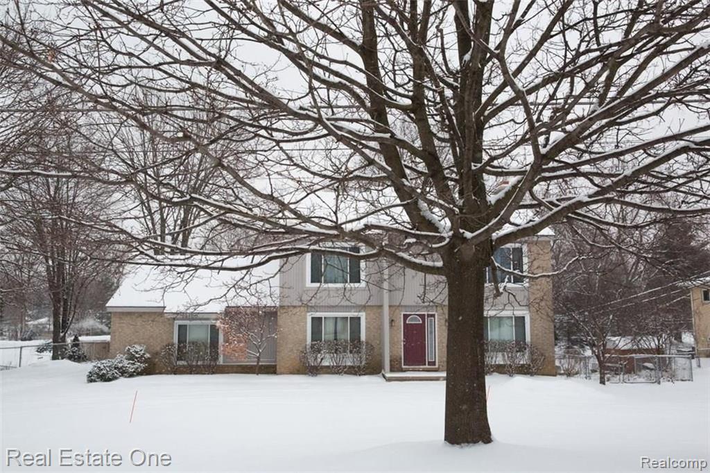 29800 Drake Road Farmington Hills, MI 48331 - Photo 3 of 44