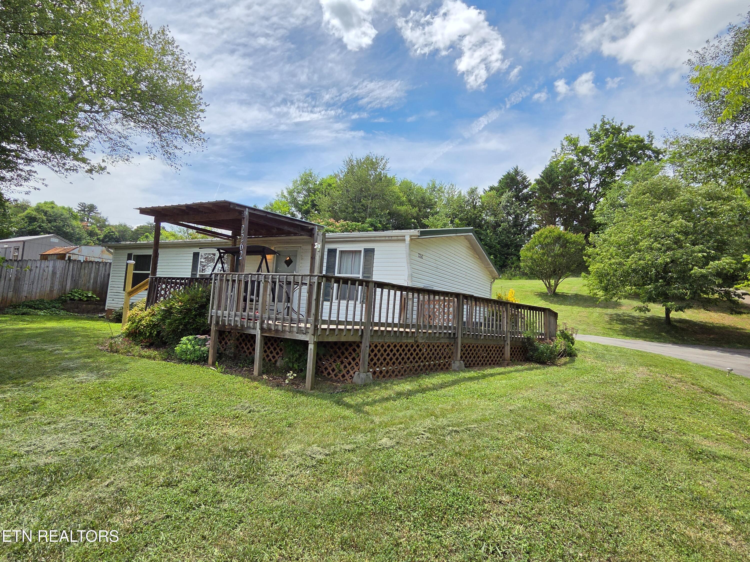 2262 Mentor Road Louisville, TN 37777 - Photo 13 of 40 1498
