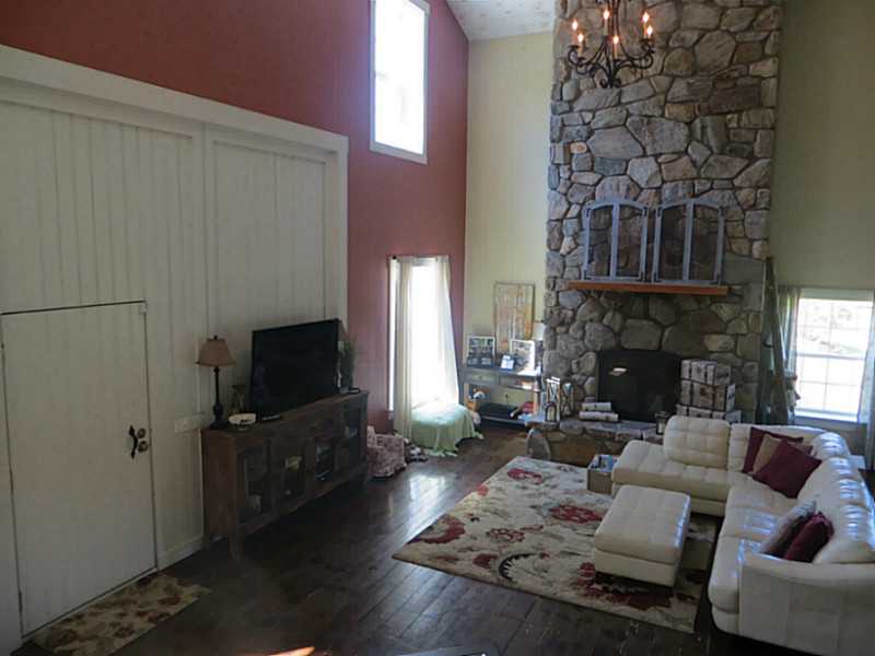 19 Abbott Run Valley Road Cumberland, RI 02864 - Photo 8 of 24 Living Room.