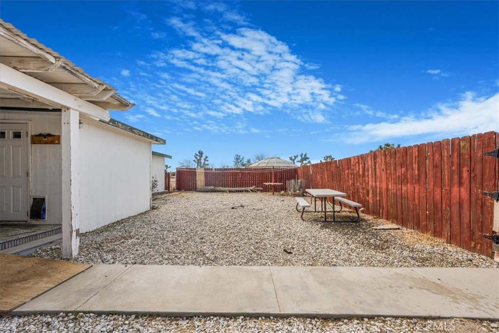 13378 Paramount Road Phelan, CA 92371 - Photo 36 of 43