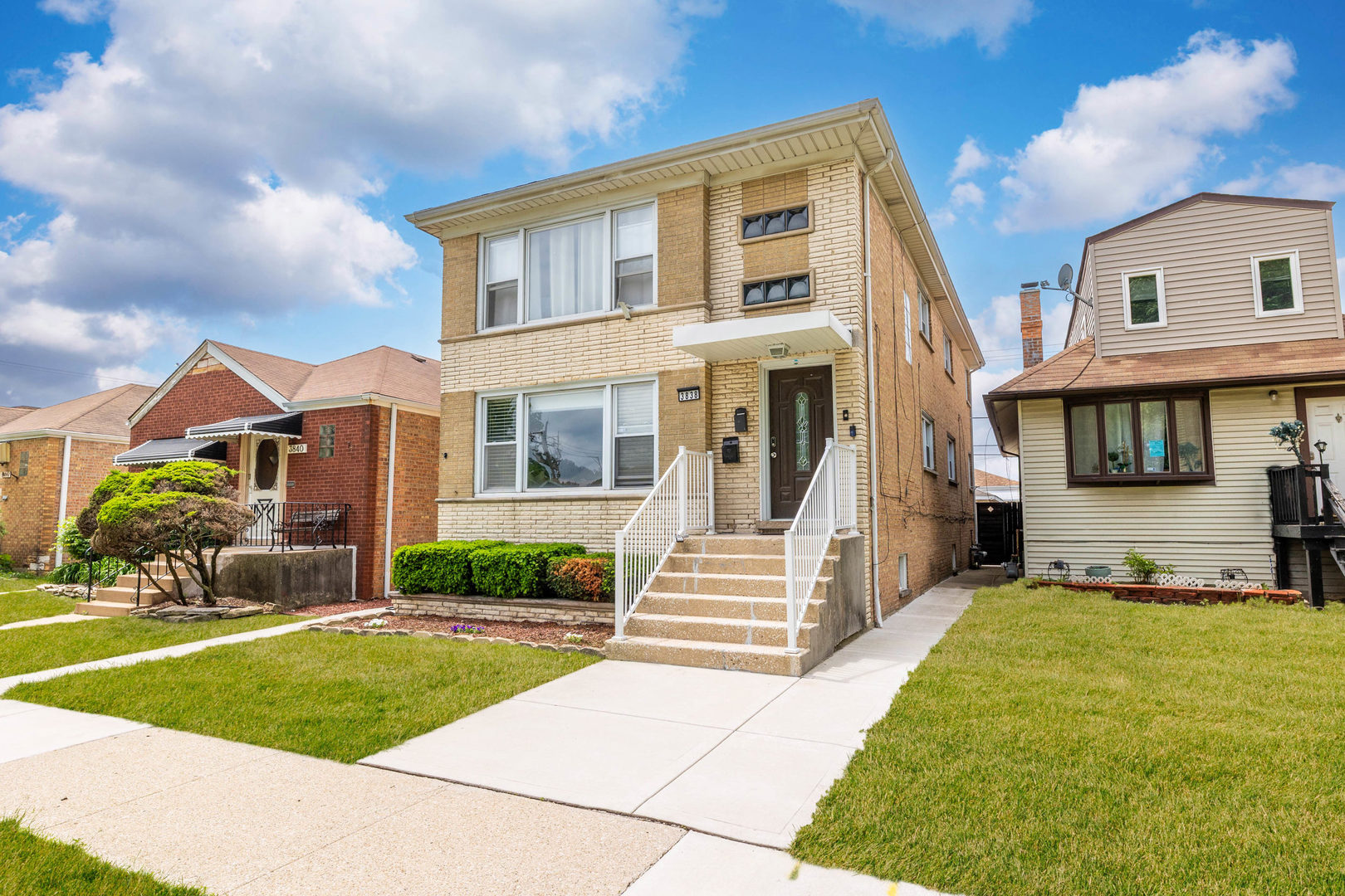 3838 Ridgeland Avenue Berwyn, IL 60402 - Photo 2 of 32