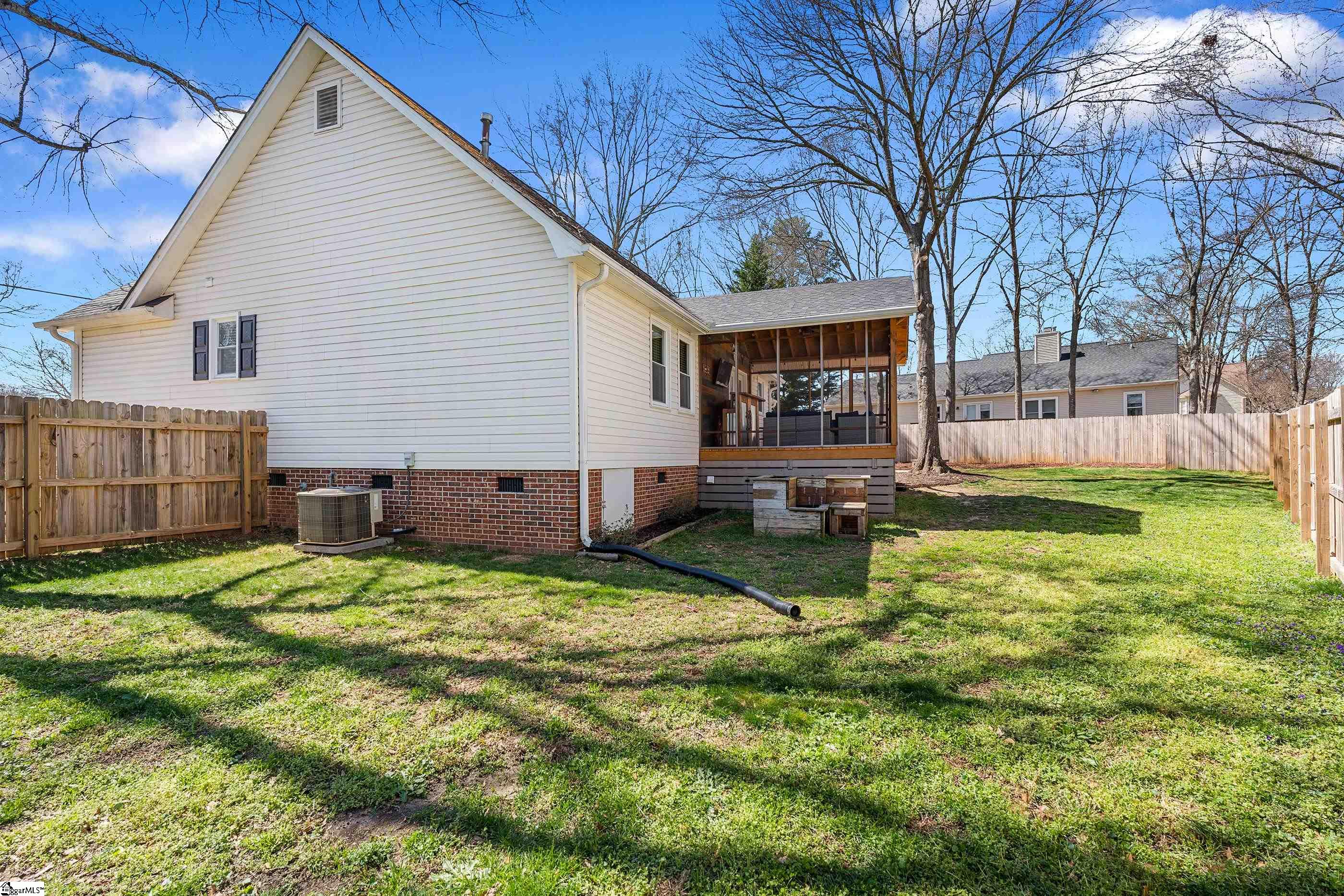 131 Stokes Road Simpsonville, SC 29681 - Photo 7 of 31 Gallery Image 7