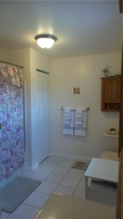 10840 Old Trail Road North Huntingdon, PA 15642 - Photo 12 of 20 Large Main Bathroom