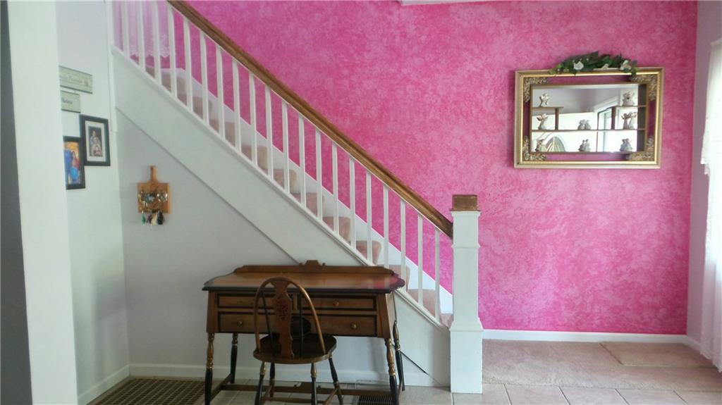10840 Old Trail Road North Huntingdon, PA 15642 - Photo 3 of 20 Welcoming Foyer