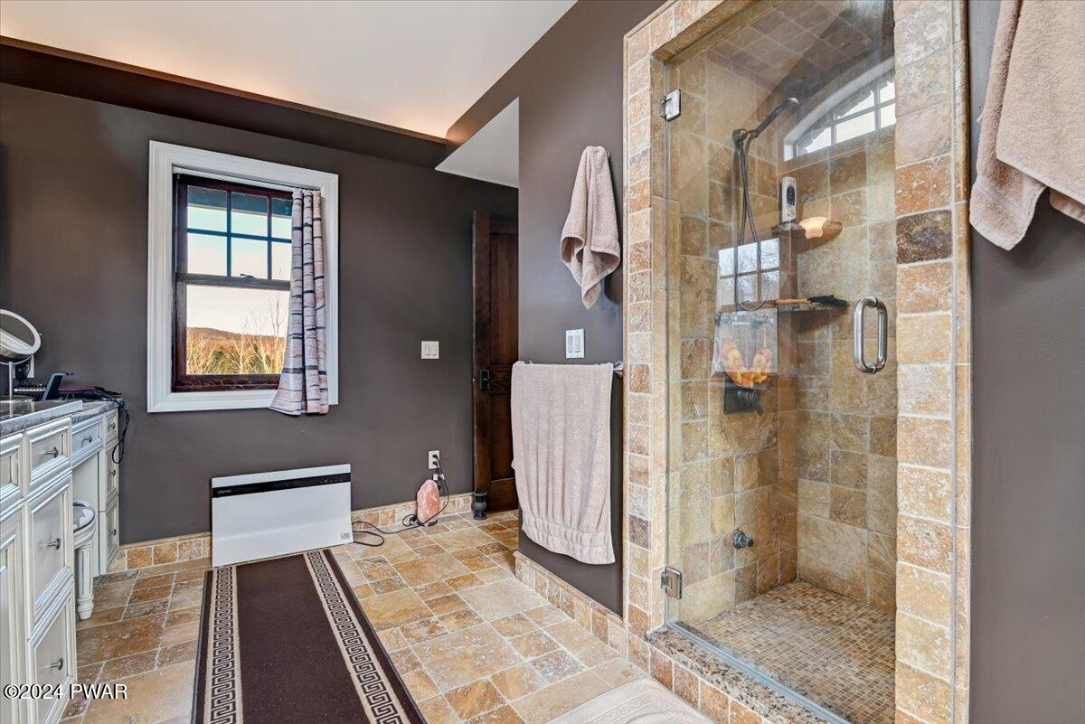 849 South Preston Road Lakewood, PA 18439 - Photo 31 of 85 Primary En Suite Bath