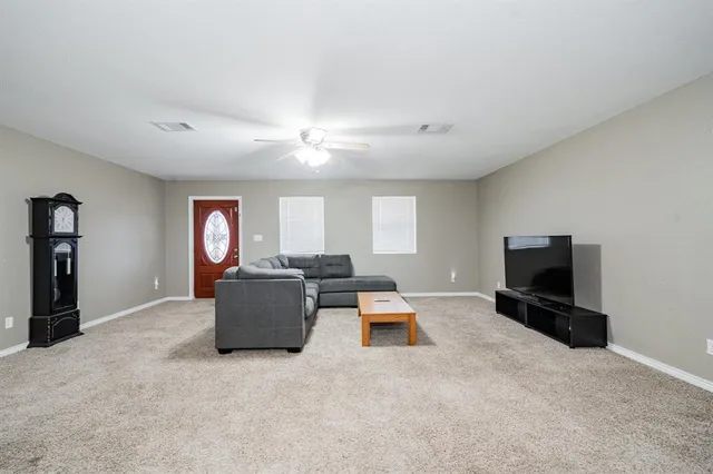 $299,900 | 19824 Highway 274, Kemp, TX 75143