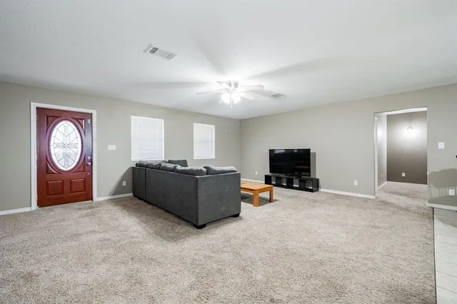 $299,900 | 19824 Highway 274, Kemp, TX 75143