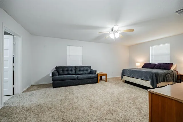 $299,900 | 19824 Highway 274, Kemp, TX 75143