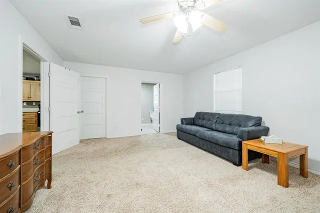 $299,900 | 19824 Highway 274, Kemp, TX 75143