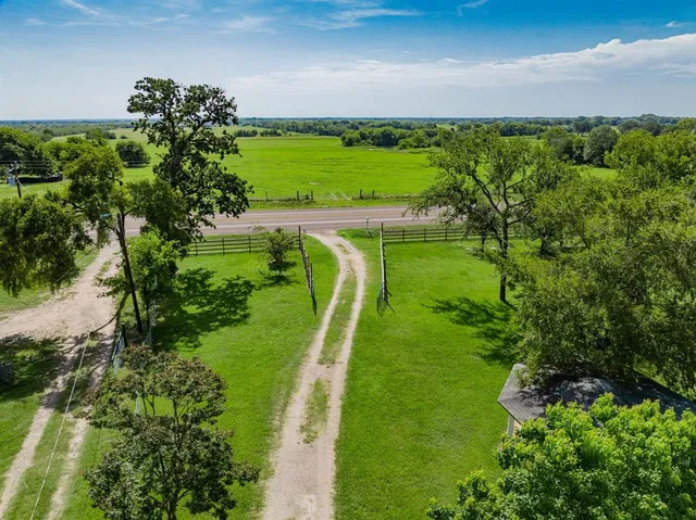 $299,900 | 19824 Highway 274, Kemp, TX 75143