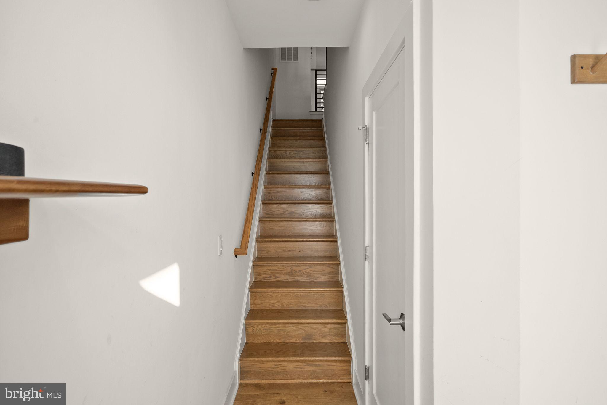 11258 Faraday Park Drive Reston, VA 20190 - Photo 44 of 44 a view of entryway