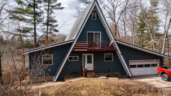 $309,000 | N4221 Oakland Drive, Waupaca, WI 54981