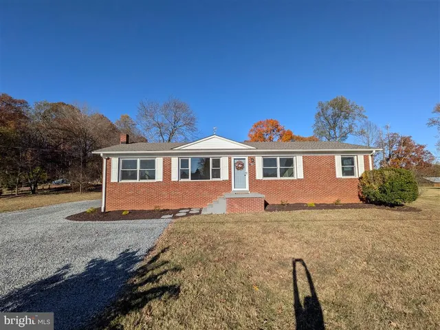 $370,000 | 7183 Oak Drive, Reva, VA 22735