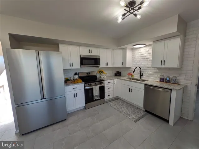 $370,000 | 7183 Oak Drive, Reva, VA 22735