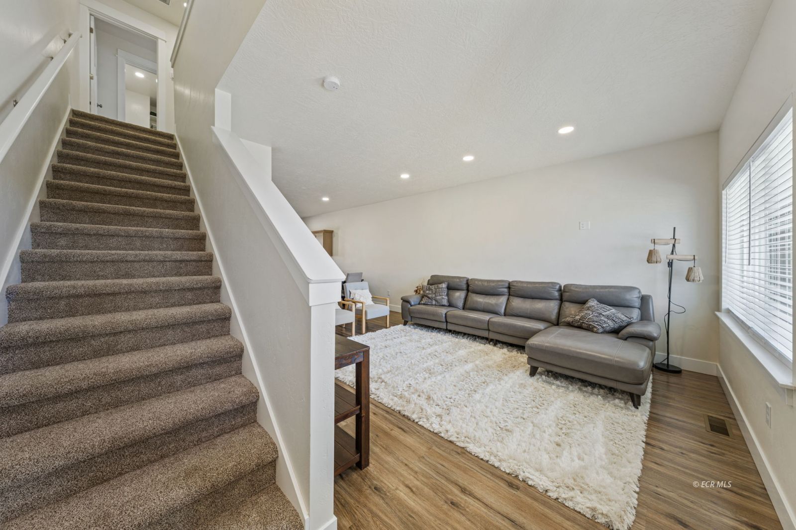 5263 Halter Way, Unit 15 Winnemucca, NV 89445 - Photo 4 of 50