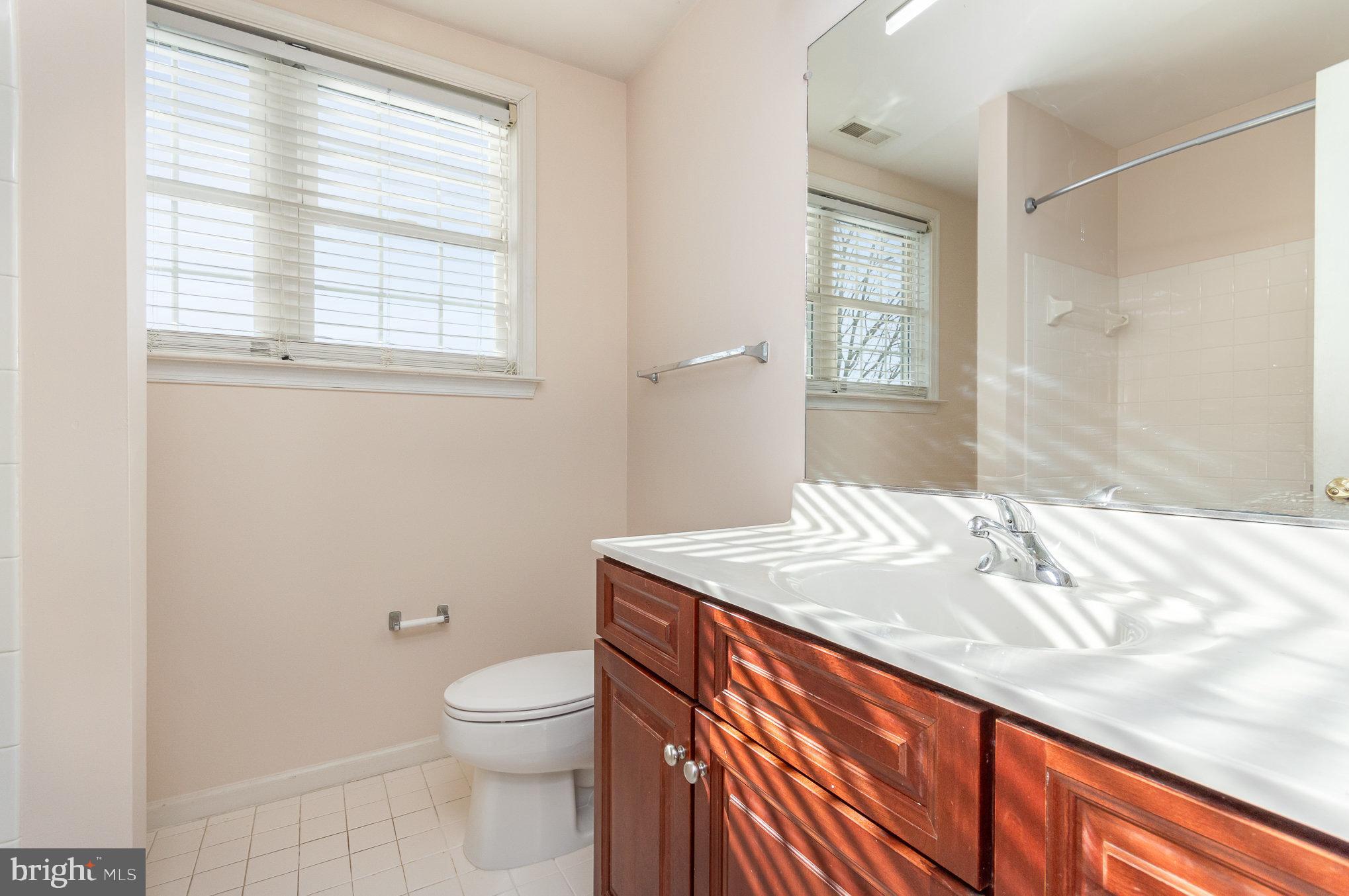 3376 Logstone Drive Triangle, VA 22172 - Photo 22 of 24 4th Bedroom (ensuite) w/full bath