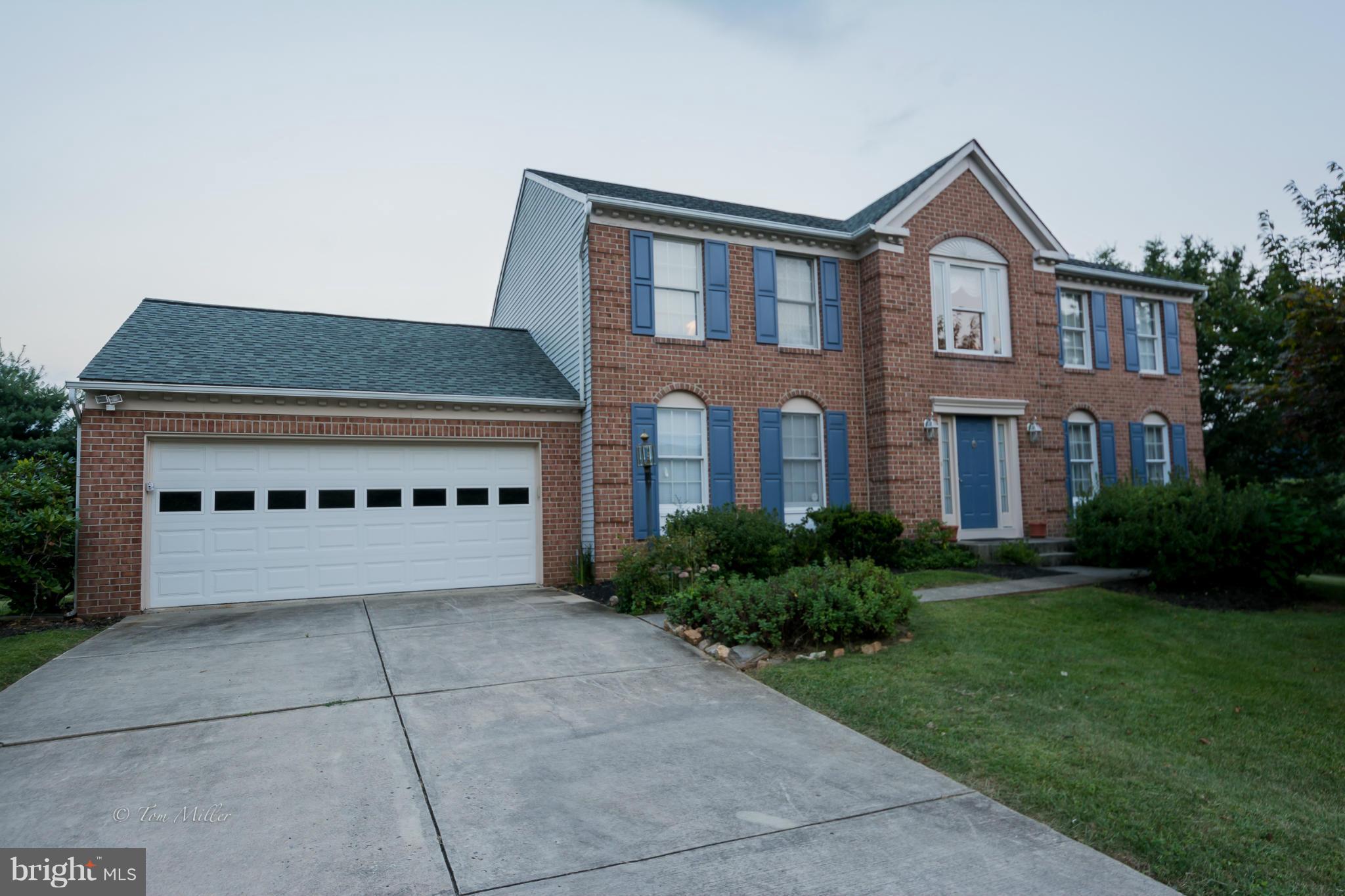 910 Metfield Road Baltimore, MD 21286 - Photo 1 of 22 a house view with a garden space