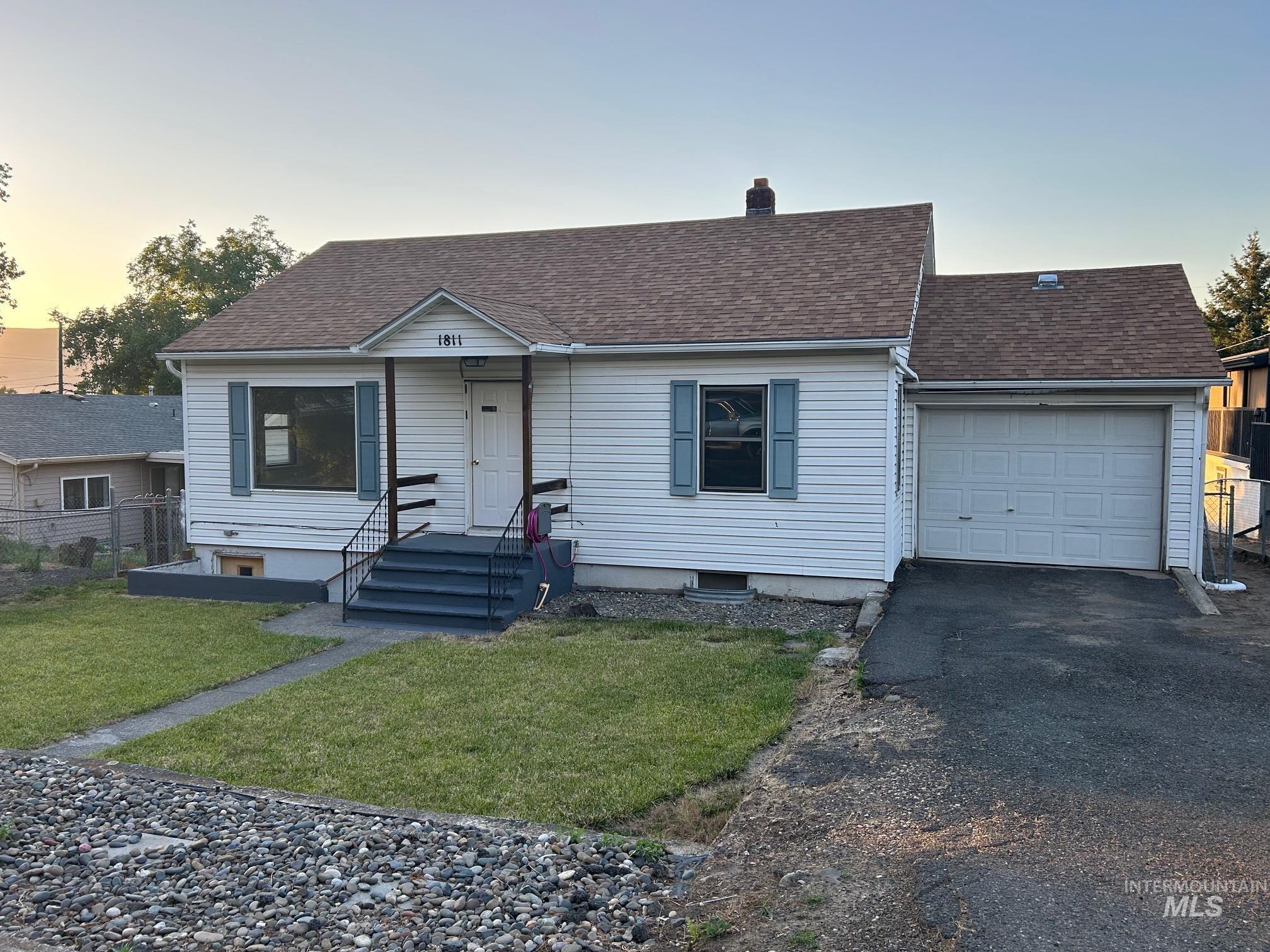 1811 17th Avenue Lewiston, ID 83501 - Photo 1 of 27