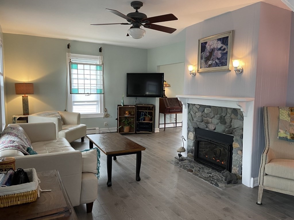 82 Newport Road Hull, MA 02045 - Photo 4 of 32