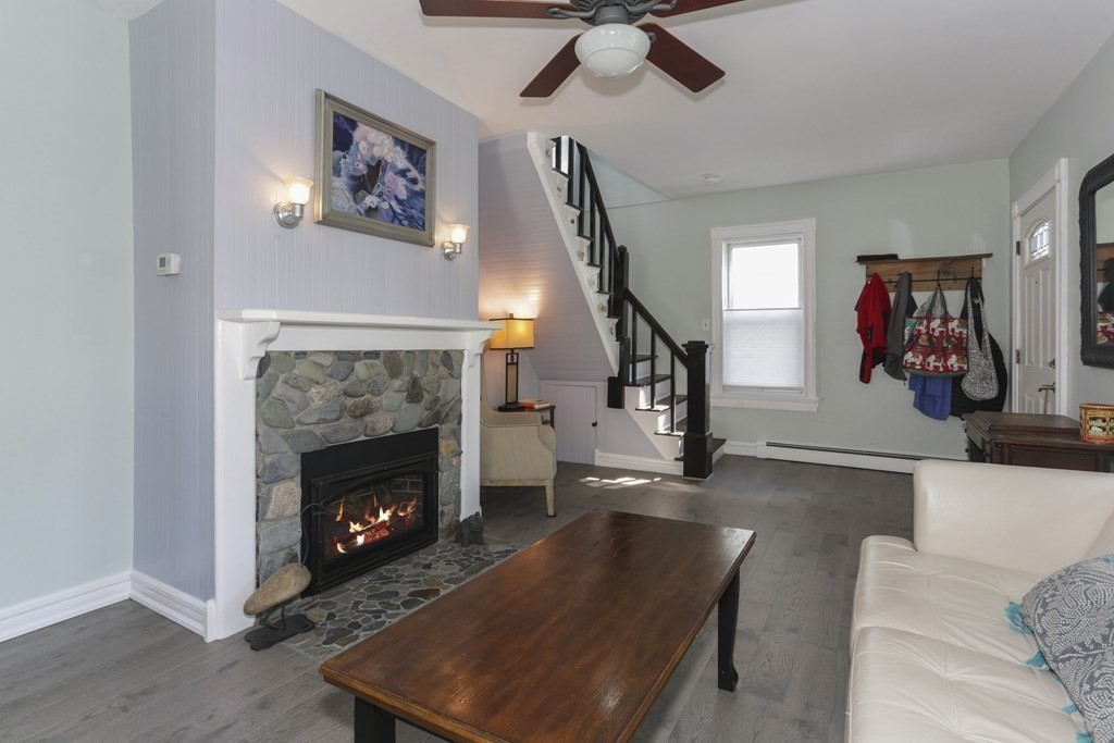 82 Newport Road Hull, MA 02045 - Photo 5 of 32