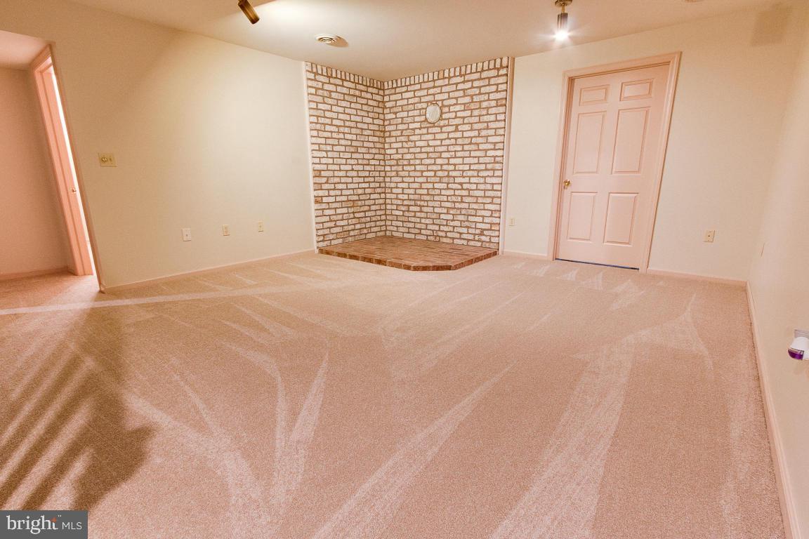 100 Race Street Lititz, PA 17543 - Photo 26 of 41